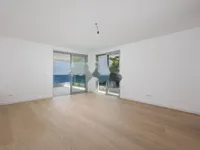 Недвижимость Трехкомнатная квартира в центре: 12