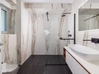 Недвижимость Трехкомнатная квартира в центре: 15