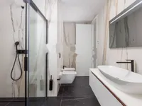 Недвижимость Трехкомнатная квартира в центре: 19