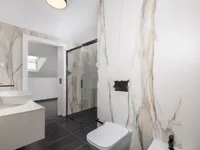 Недвижимость Трехкомнатная квартира в центре: 20