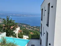 Недвижимость Двухкомнатная квартира, Опатия: 10