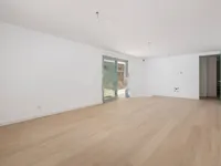 Недвижимость Двухкомнатная квартира в центре: 9