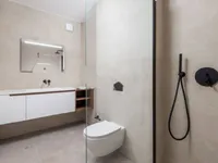 Недвижимость Двухкомнатная квартира в центре: 20