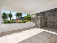 Недвижимость Двухкомнатная квартира в центре: 24