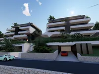 Недвижимость Трехкомнатная квартира в центре: 3