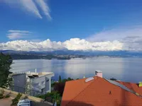 Недвижимость Трехкомнатная квартира в центре: 8