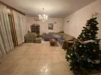 Недвижимость Четырехкомнатная квартира: 2