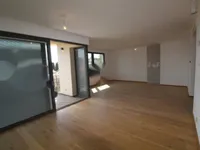 Недвижимость Двухкомнатная квартира в центре: 3