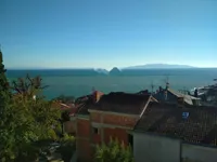 Недвижимость Трехкомнатная квартира Центр: 2