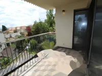 Недвижимость Трёхкомнатная квартира, Центр: 4