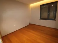 Недвижимость Трёхкомнатная квартира, Центр: 6