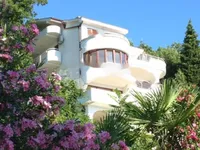 Недвижимость Трёхкомнатная квартира в центре: 4