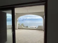 Недвижимость Трёхкомнатная квартира в центре: 12