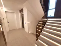 Недвижимость Трёхкомнатная квартира в центре: 22