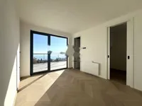 Недвижимость Двухкомнатная квартира в центре: 5