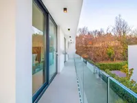 Недвижимость Семейный дом 296 м², Запад: 5