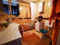 Недвижимость Трехкомнатная квартира в центре: 10