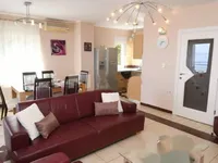 Недвижимость Четырехкомнатная квартира в центре: 1