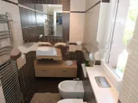 Недвижимость Четырехкомнатная квартира в центре: 17