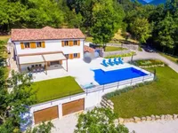 Недвижимость Семейный дом 200 м², Запад, Опатия: 5