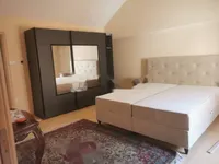 Недвижимость Трехкомнатная квартира в центре: 5