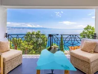 Недвижимость Четырехкомнатная квартира, Центр: 1