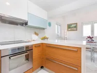 Недвижимость Четырехкомнатная квартира, Центр: 10