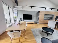 Недвижимость Четырёхкомнатная квартира в Изоле: 6