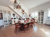 Недвижимость Квартира, 4-5 комнат, Изола: 4