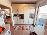 Недвижимость Квартира, 4-5 комнат, Изола: 10