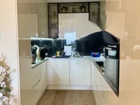 Недвижимость Трехкомнатная квартира в центре: 3