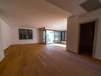 Недвижимость Трёхкомнатная квартира в центре: 32