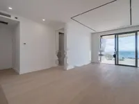 Недвижимость Четырехкомнатная квартира: 2