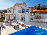 Недвижимость Семейный Дом 180 кв.м, Запад: 2