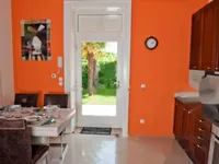 Недвижимость Трехкомнатная квартира, Центр: 6