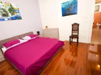 Недвижимость Трехкомнатная квартира, Центр: 10