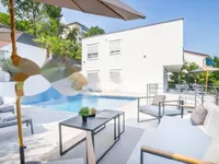 Недвижимость Семейный дом 300 м², Побри: 2