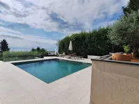 Недвижимость Семейный дом 300 м², Побри: 20