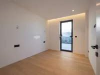 Недвижимость Четырехкомнатная квартира в Центре: 9