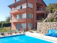 Недвижимость Трёхкомнатная квартира, центр: 4