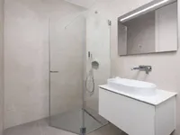 Недвижимость Трехкомнатная квартира в центре: 15