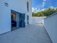 Недвижимость Двухкомнатная квартира, центр: 22