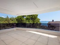 Недвижимость Трехкомнатная квартира в центре: 1