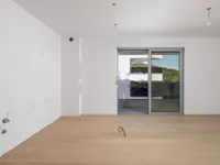 Недвижимость Трехкомнатная квартира в центре: 10