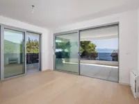 Недвижимость Трехкомнатная квартира в центре: 13