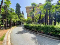 Недвижимость Трехкомнатная квартира, Центр: 2