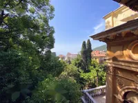 Недвижимость Трехкомнатная квартира, Центр: 15