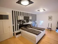 Недвижимость Трехкомнатная квартира, Центр: 16