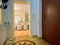 Недвижимость Трехкомнатная квартира, Центр: 19