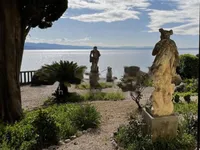 Недвижимость Трехкомнатная квартира в Центре: 2